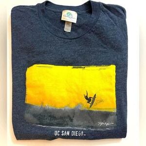 UC‎ San Diego Surf Short Sleeve Blue Graphic T Shirt Size Small Coastal Classics